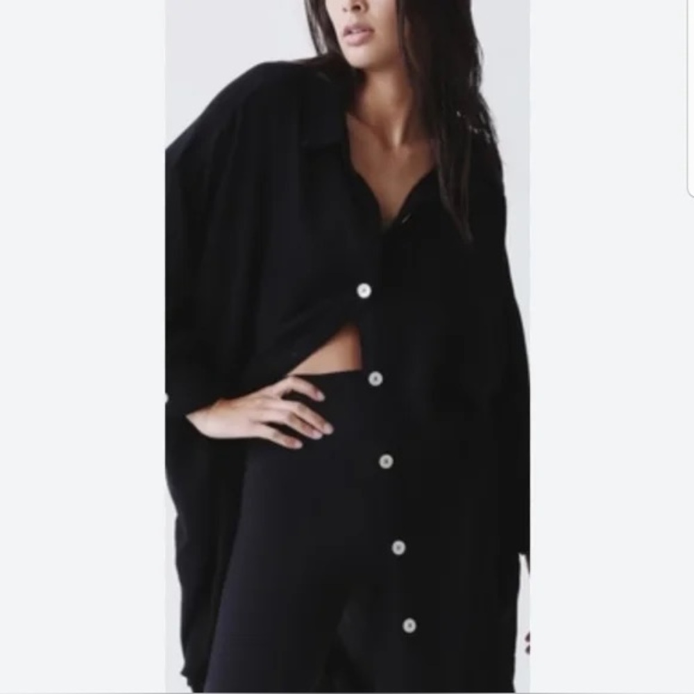Electric & Rose Seaside Cover-Up in Dark Onyx (Size XS/S, Black)